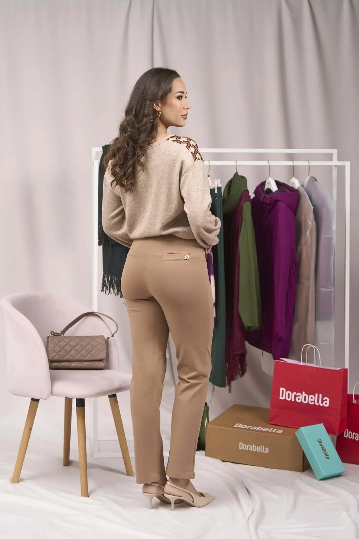 Pantaloni con vita elastica e pattina con bottone NOCE - Image 3