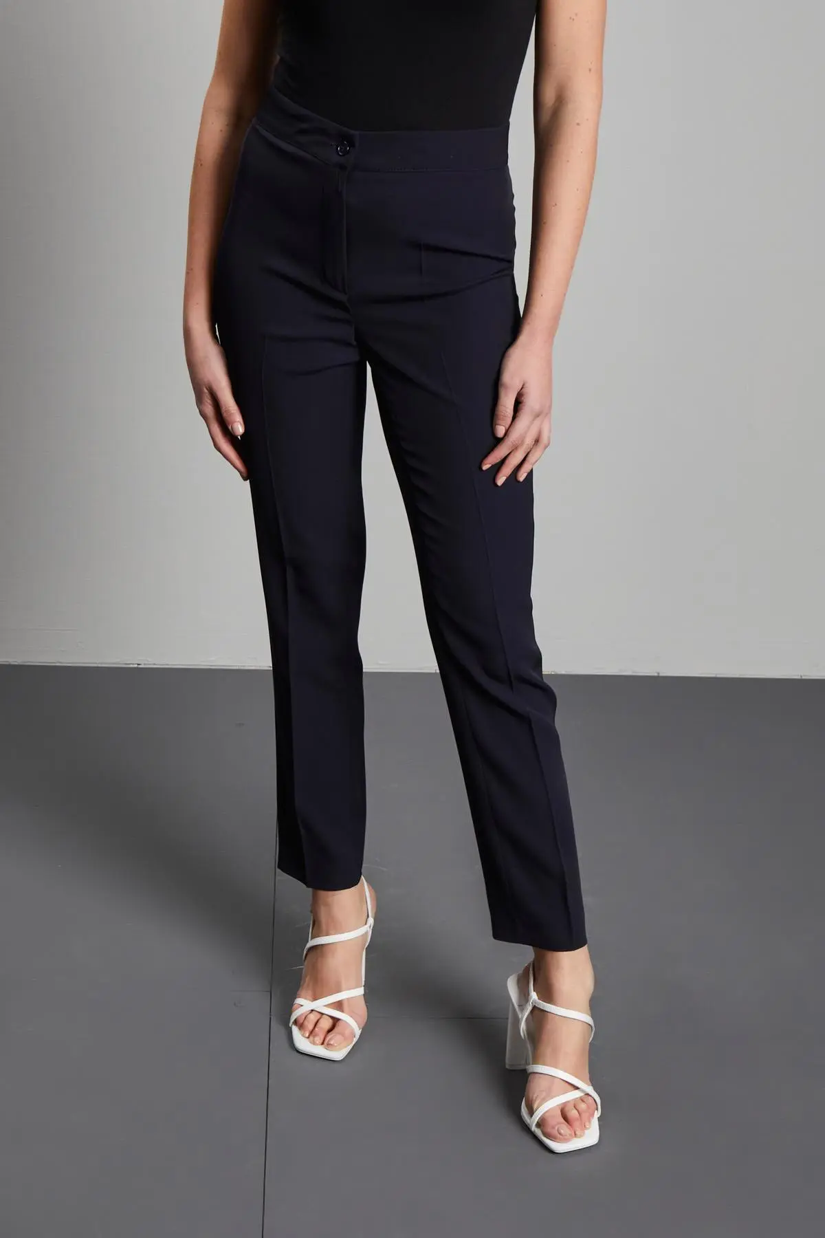 PANTALONE BASIC NERO