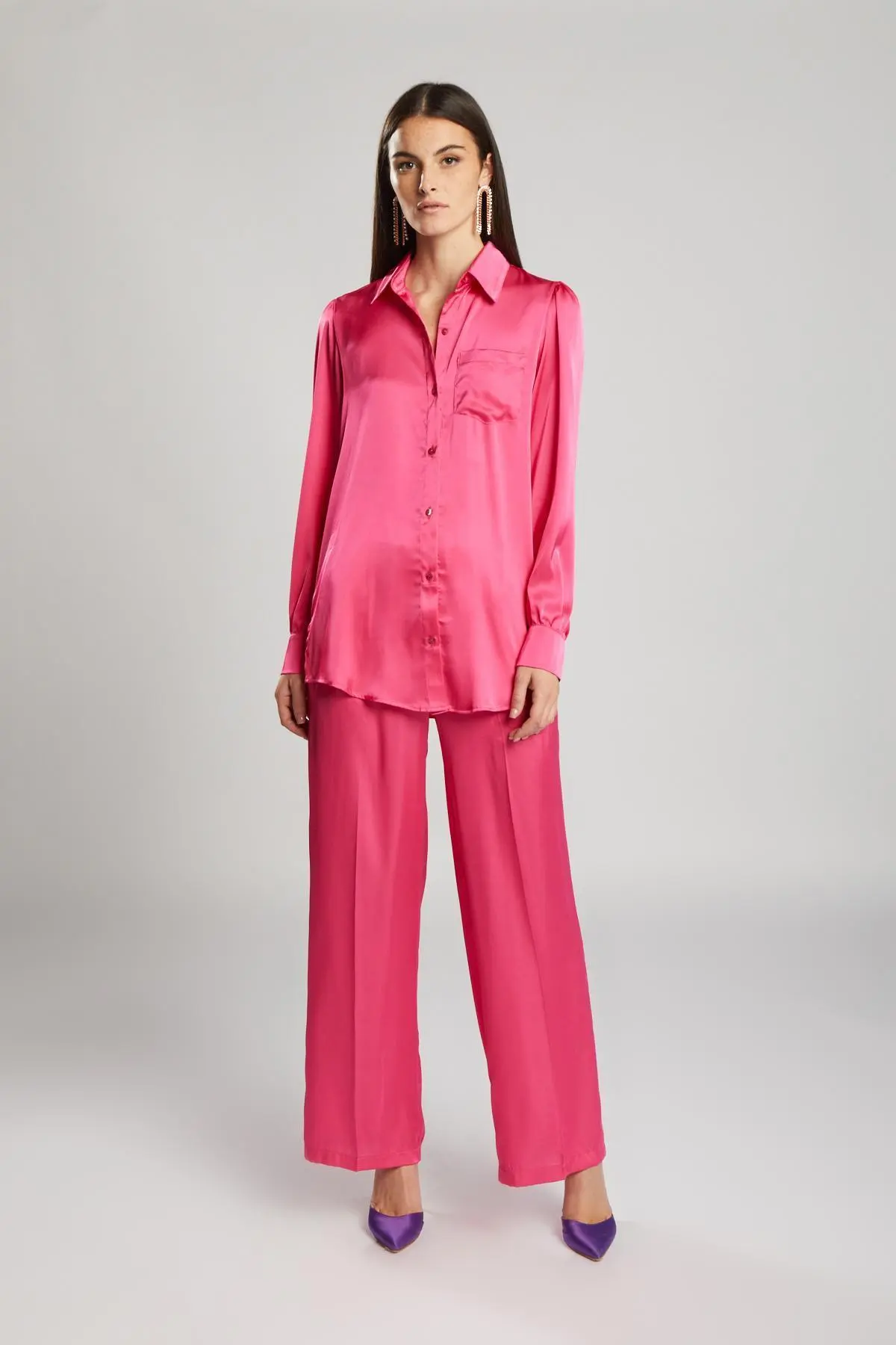 Pantaloni satinati con tasche ROSA
