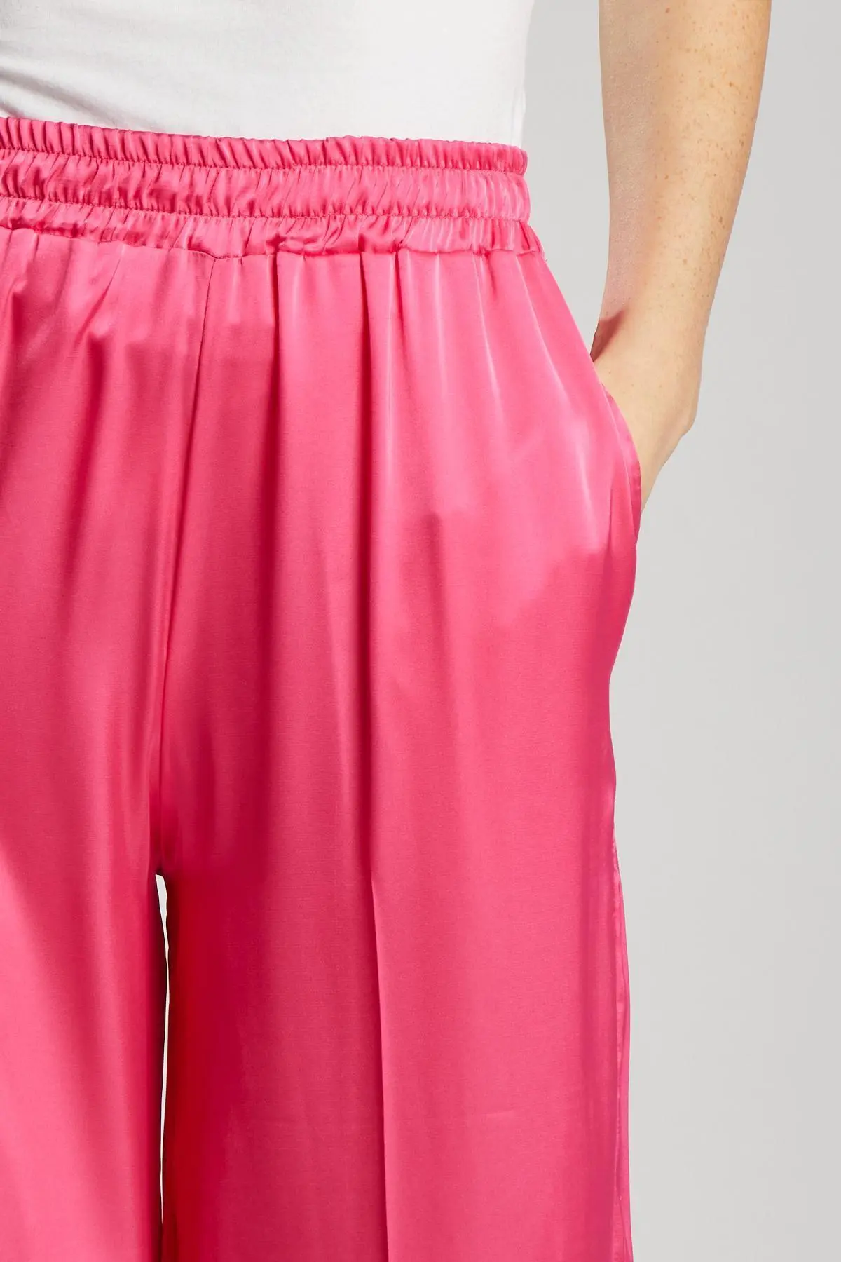 Pantaloni satinati con tasche ROSA - Image 4