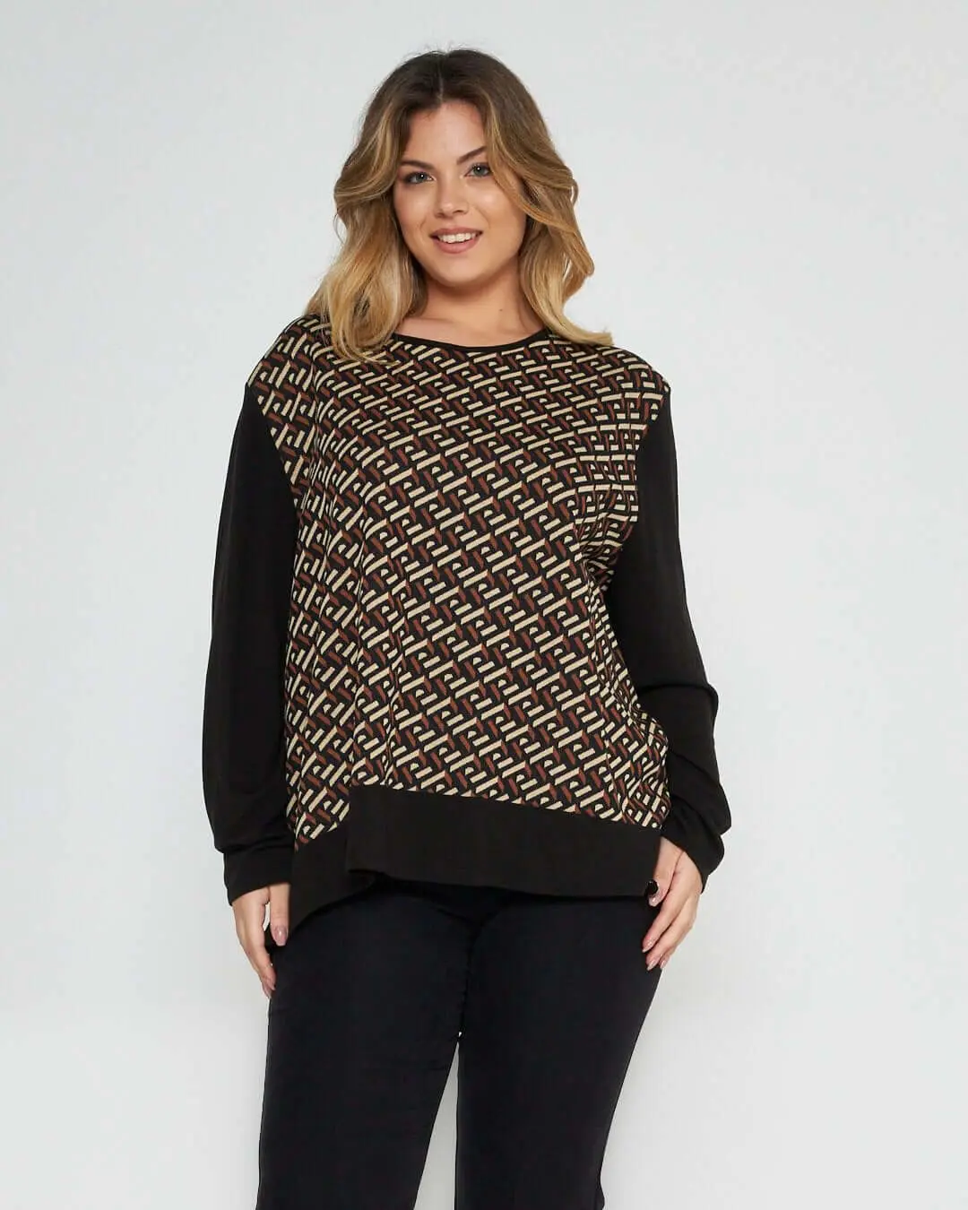Maglia in fantasia geometrica NERO-CUOIO