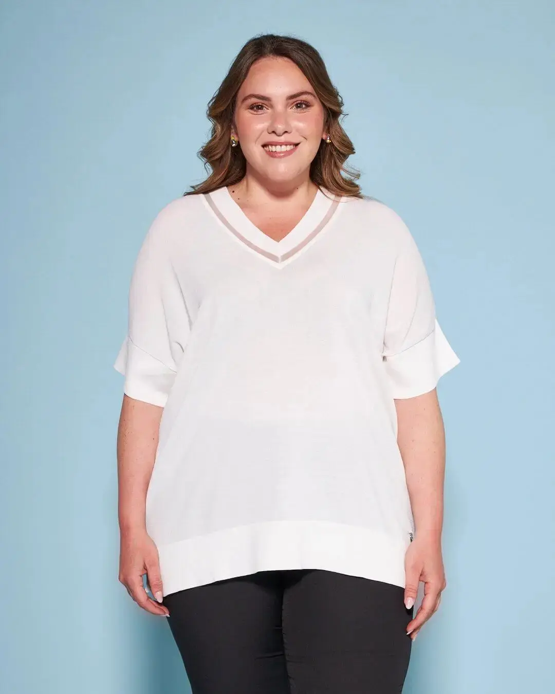 Maglia con manica kimono in filato di misto viscosa con inserto in tulle sullo scollo a V BIANCO - Image 2