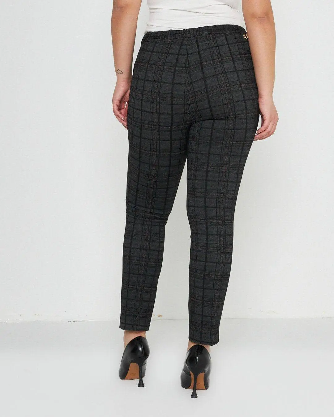 Pantalone fantasia quadri MORO - Image 3