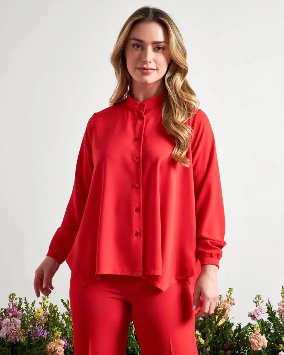 Camicia in crêpe tinta unita con colletto alla coreana e orlo asimmetrico PAPAVERO - Image 8