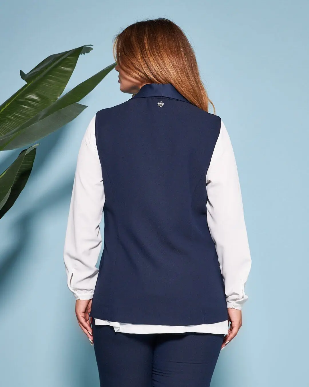 Gilet in crêpe tinta unita con collo sciallato BLU - Image 6