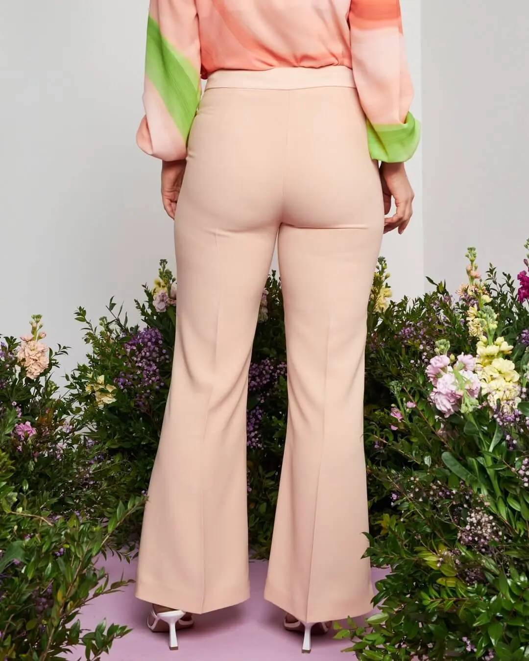 Pantalone a zampa in crêpe tinta unita CIPRIA - Image 3