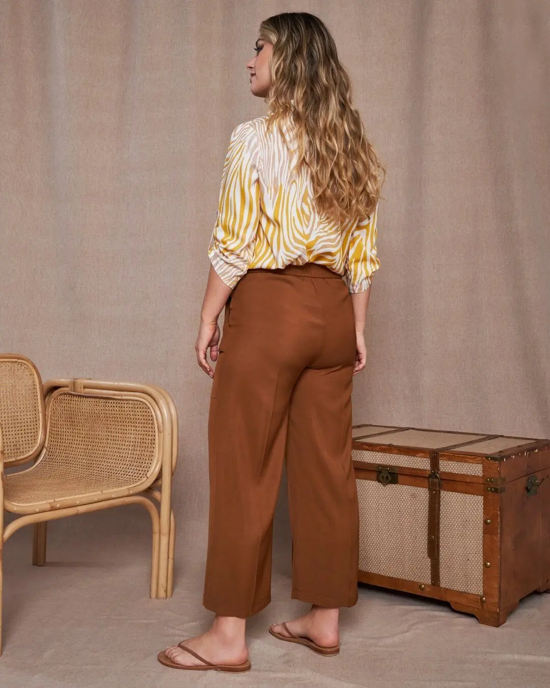 Pantalone cropped in twill di viscosa con tasche e bustino elastico MORO - Image 4