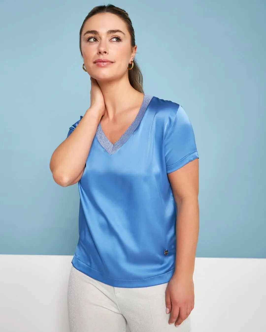 T-shirt in raso elasticizzato con scollo a V in filato lurex LAVANDA - Image 3