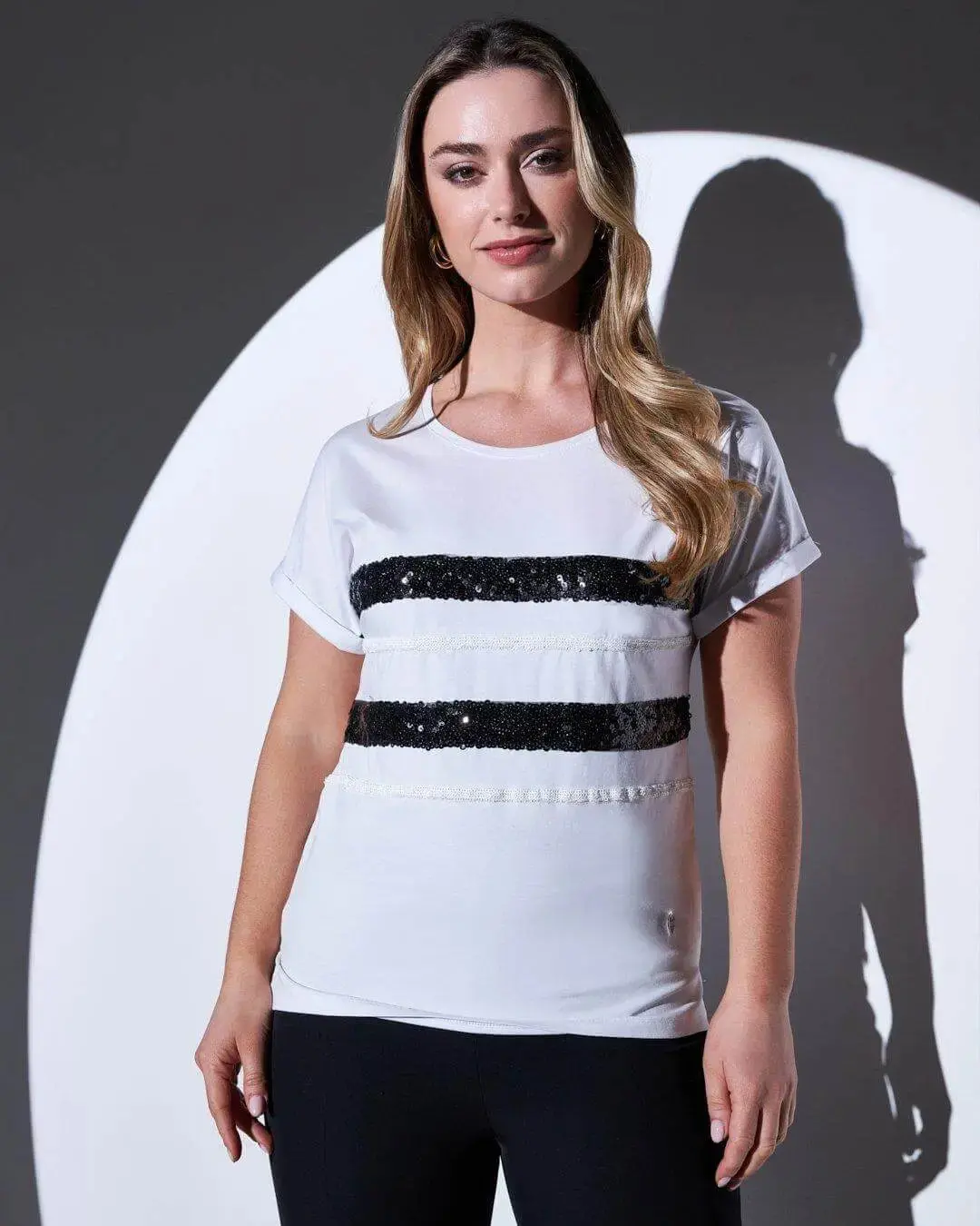 T-shirt girocollo in jersey di cotone elasticizzato con applicazioni di paillettes BIANCO - Image 2