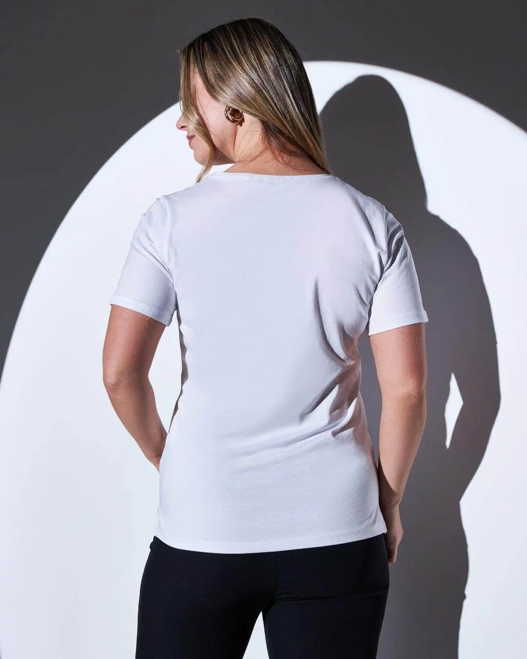 T-shirt girocollo in jersey di cotone elasticizzato con slogan in paillettes BIANCO - Image 4