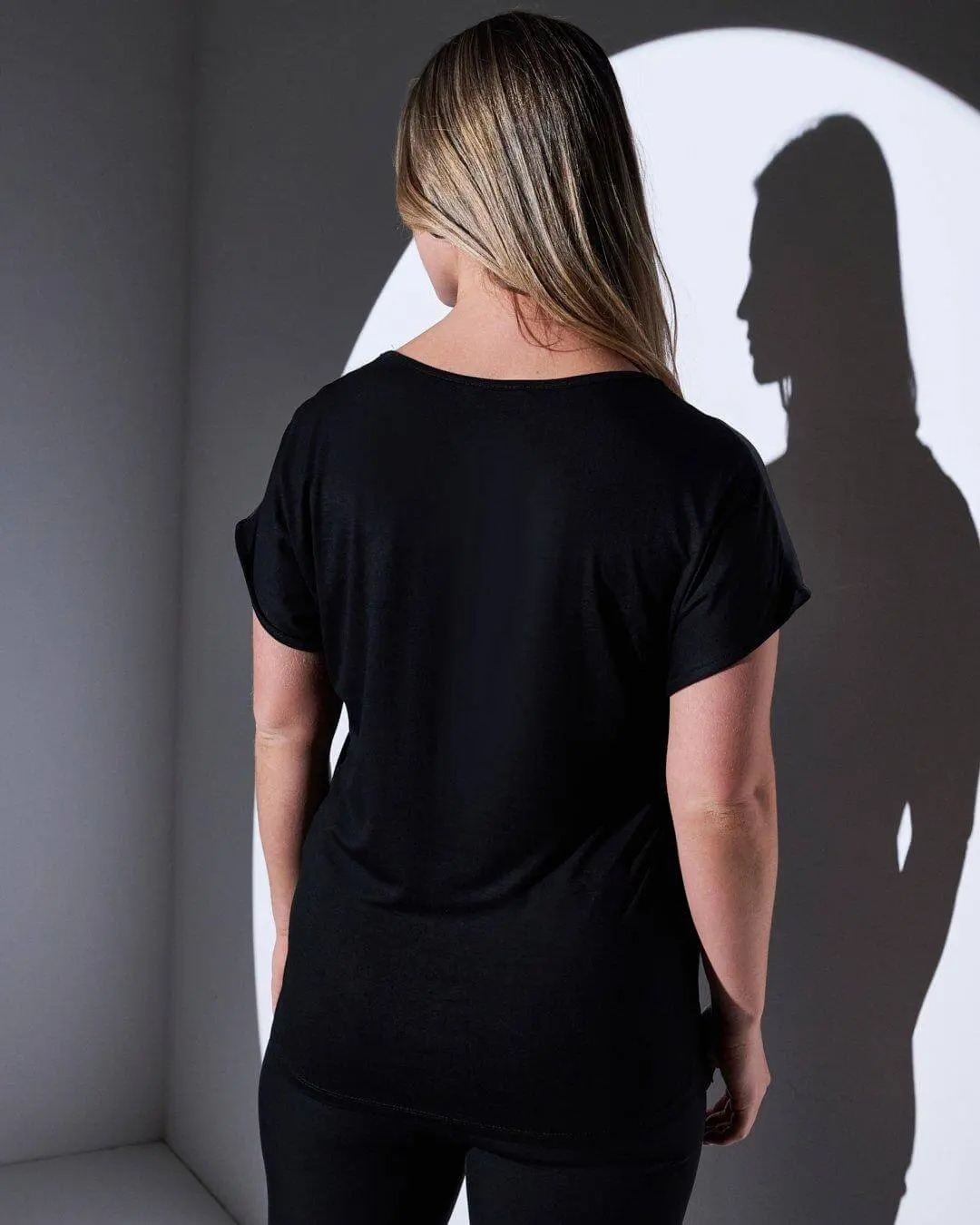 T-shirt scollo a V in raso con retro in jersey elasticizzato BLACK - Image 4