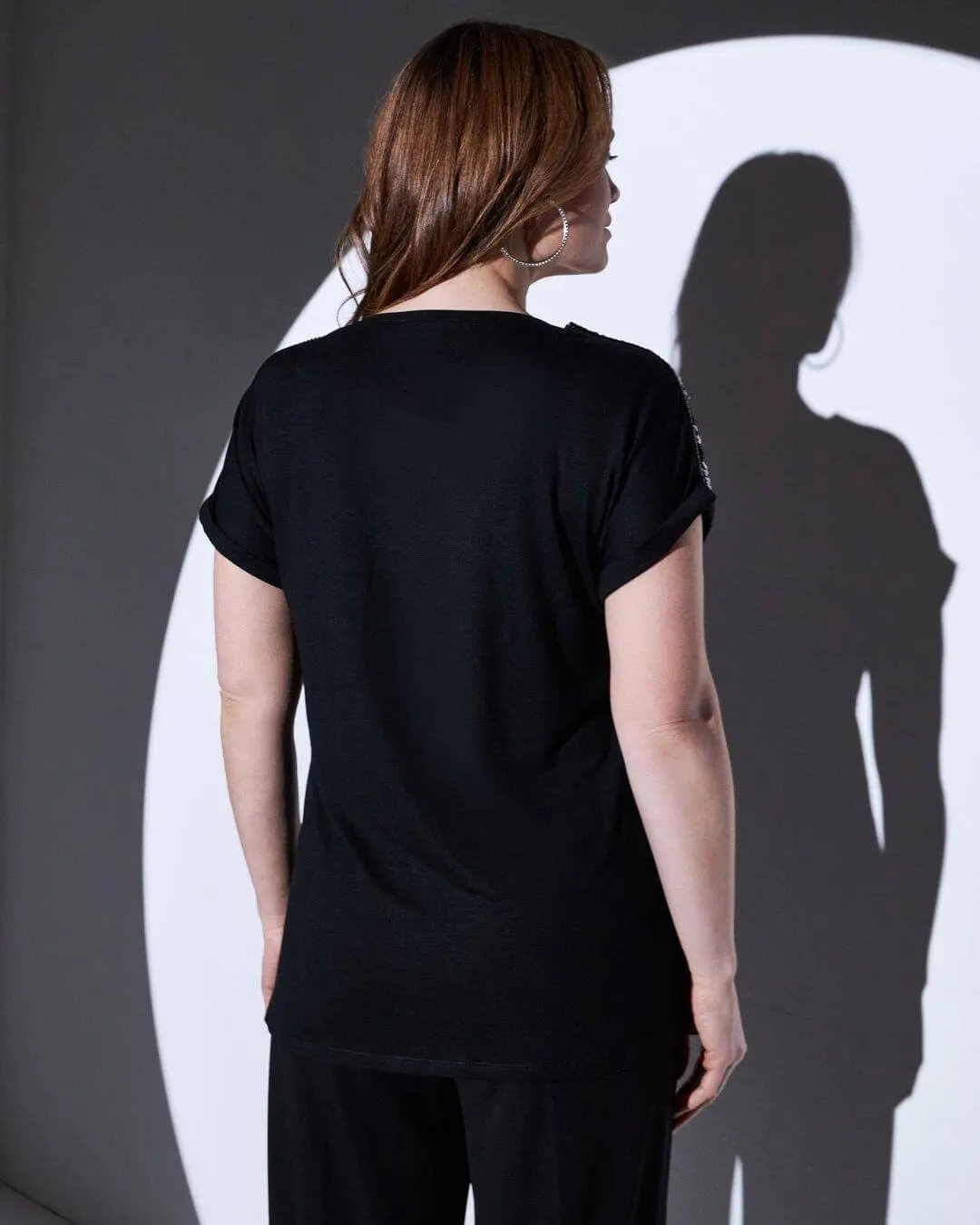 T-shirt kimono in jersey di viscosa elasticizzata con paillettes sulle spalle BLACK - Image 4