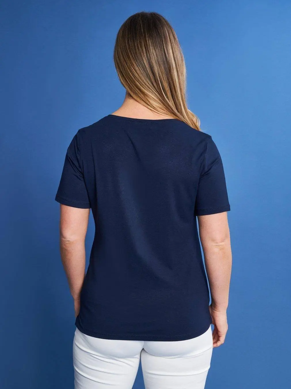 T-shirt girocollo in jersey di viscosa elasticizzata con taschino in raso con micro catene BLU - Image 4