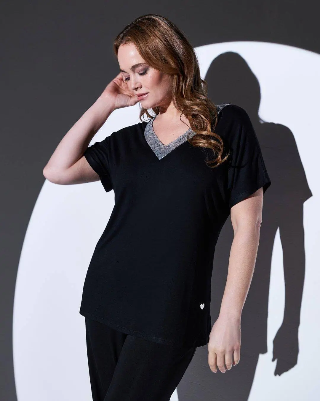 T-shirt kimono in jersey di viscosa elasticizzata con scollo a V con paillettes BLACK - Image 3