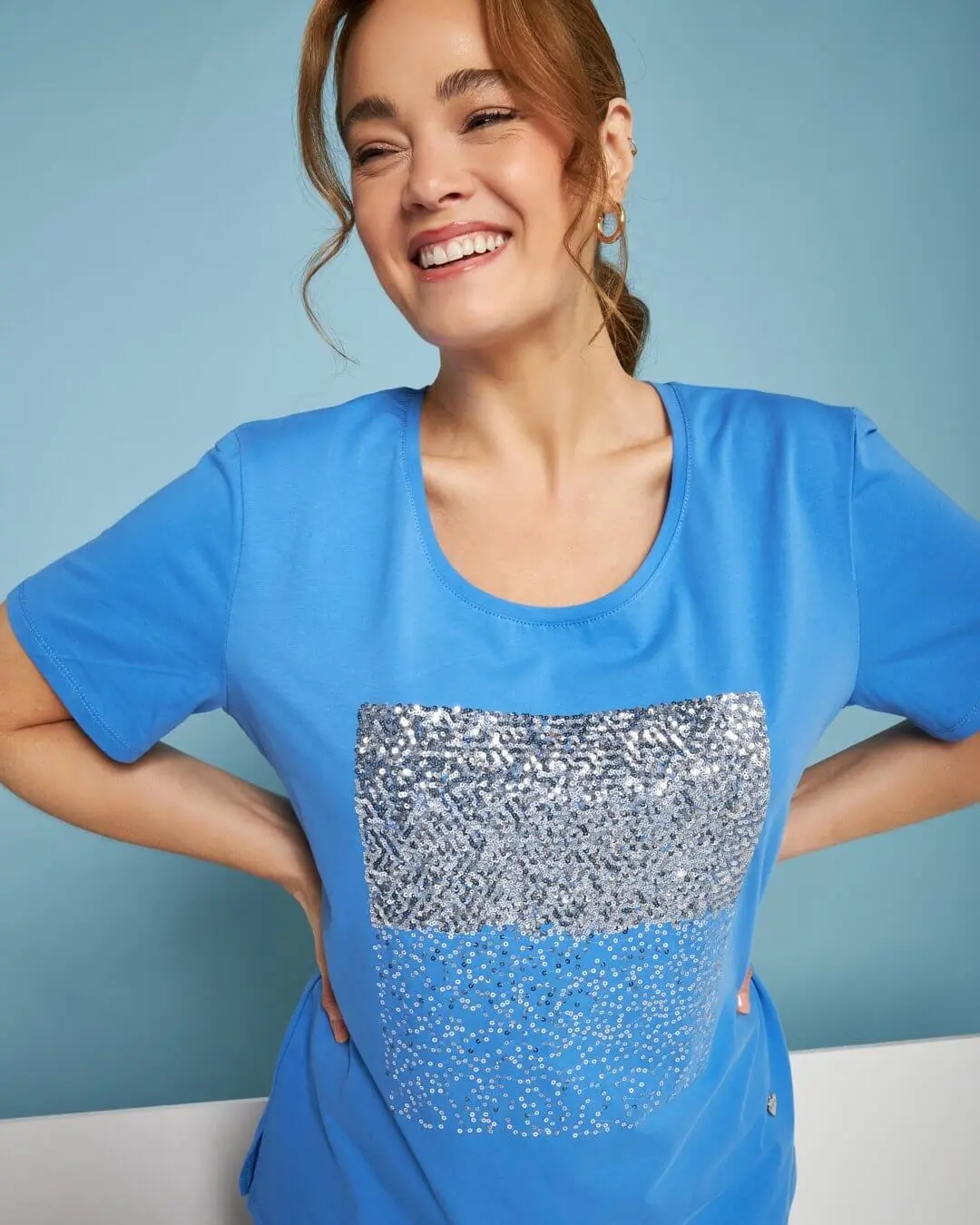 T-shirt in jersey di cotone elasticizzato con applicazioni di paillettes sul davanti LAVANDA - Image 3