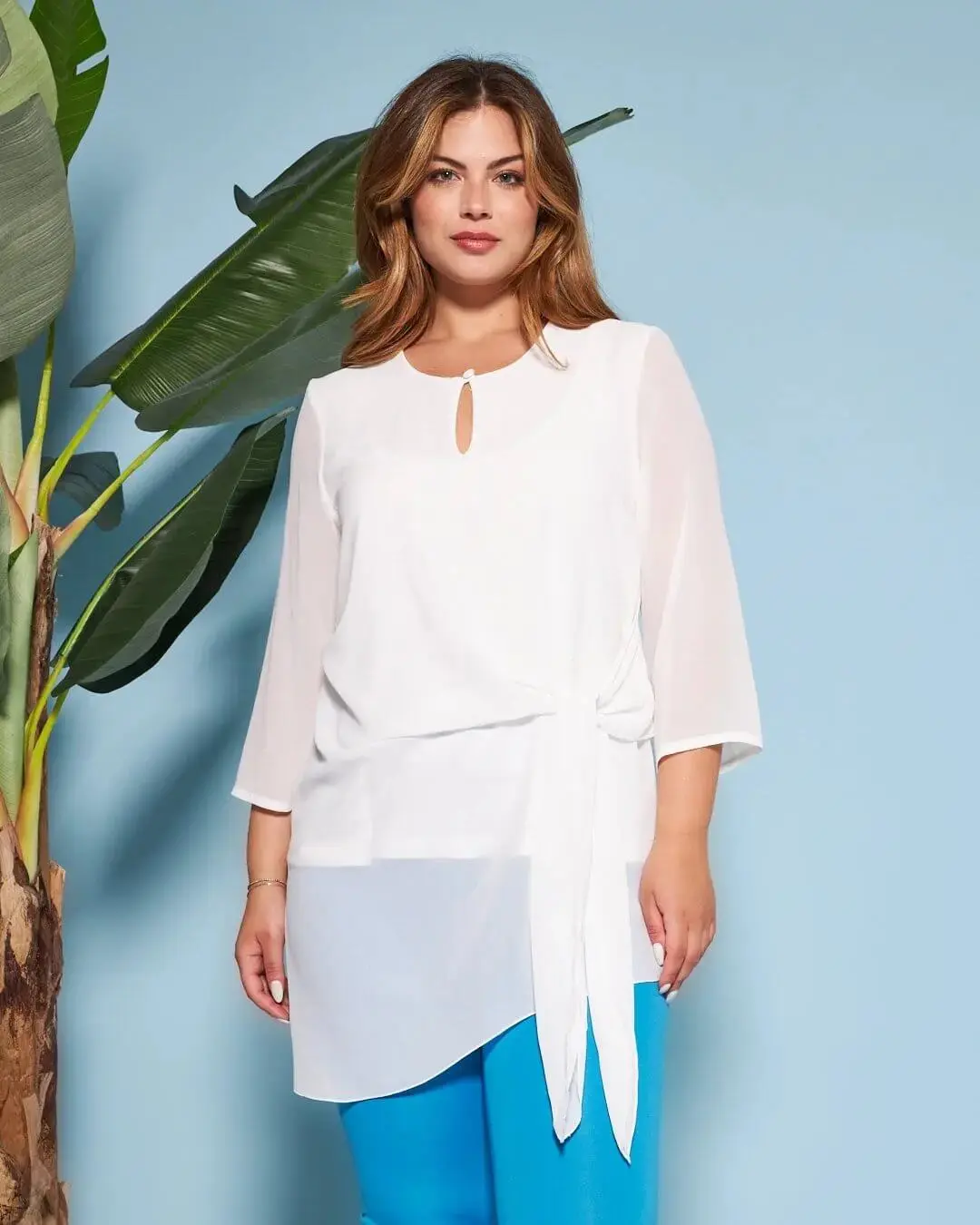 Blusa girocollo asimmetrica in georgette con dettaglio fiocco OFF WHITE - Image 2