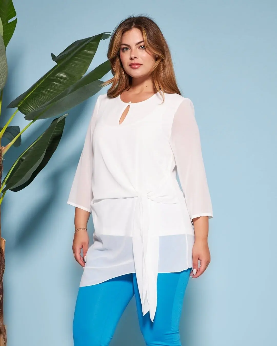 Blusa girocollo asimmetrica in georgette con dettaglio fiocco OFF WHITE - Image 4