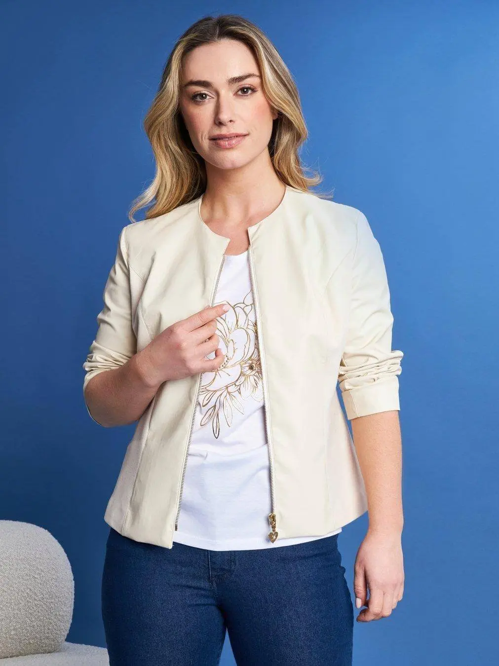 Giubbino senza collo in eco-pelle BEIGE - Image 3