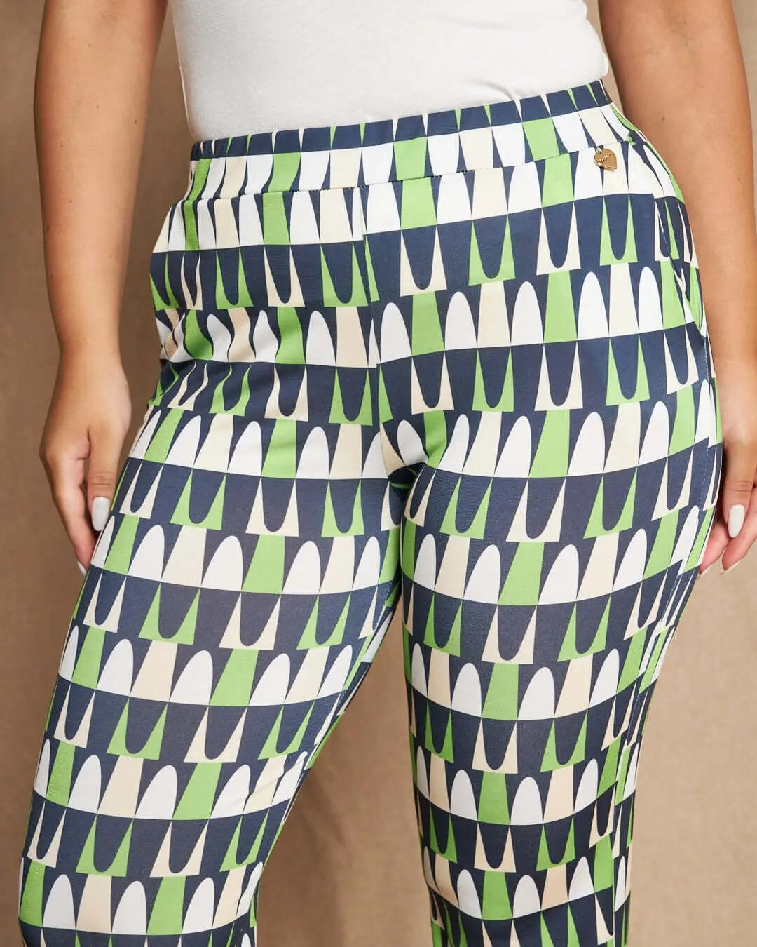 Pantalone zampetta in jersey elasticizzato con fantasia multicolore. MENTA - Image 4