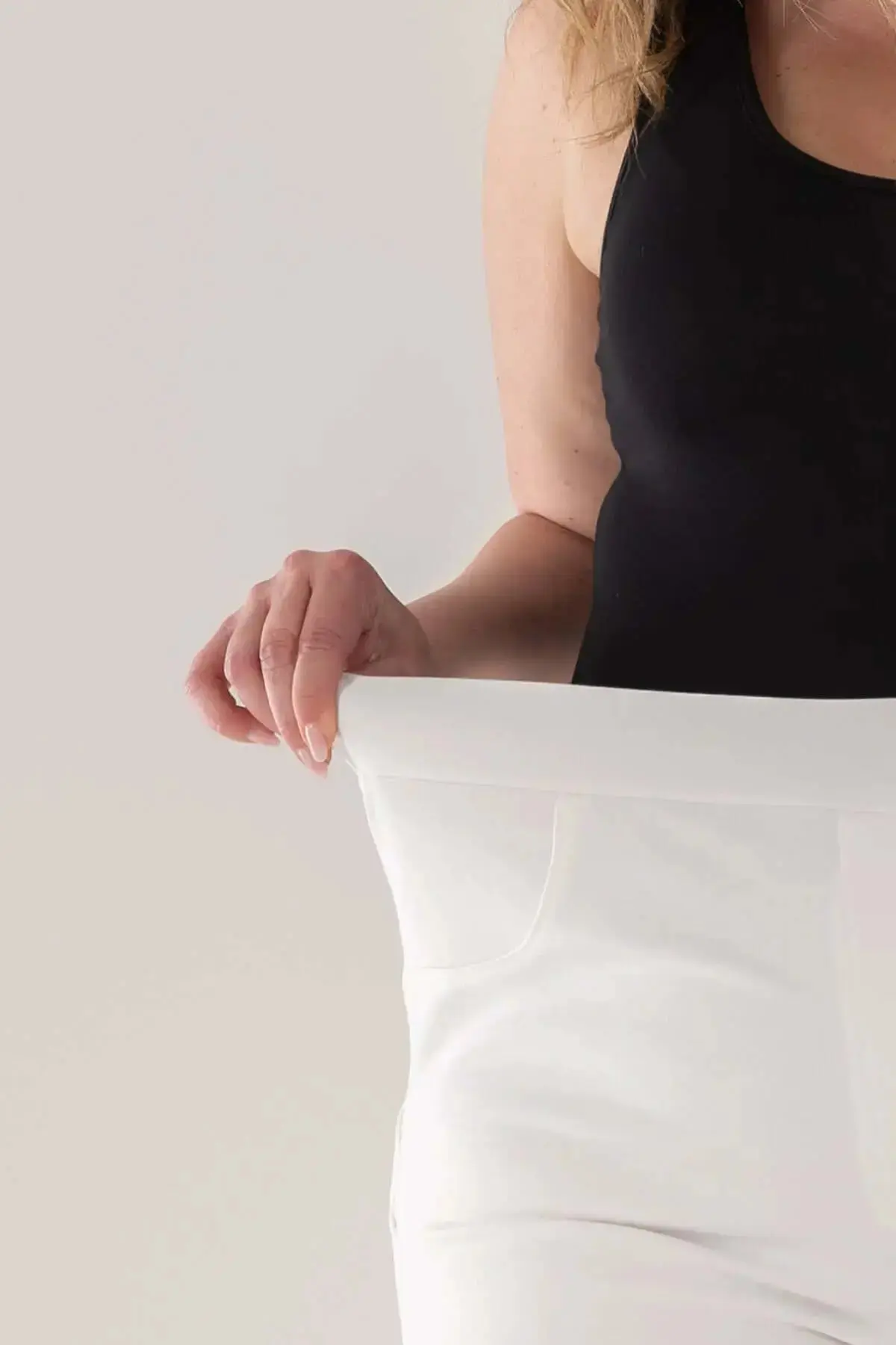Pantalone skinny in twill di misto cotone elasticizzato tinta unita con tasche - Image 11