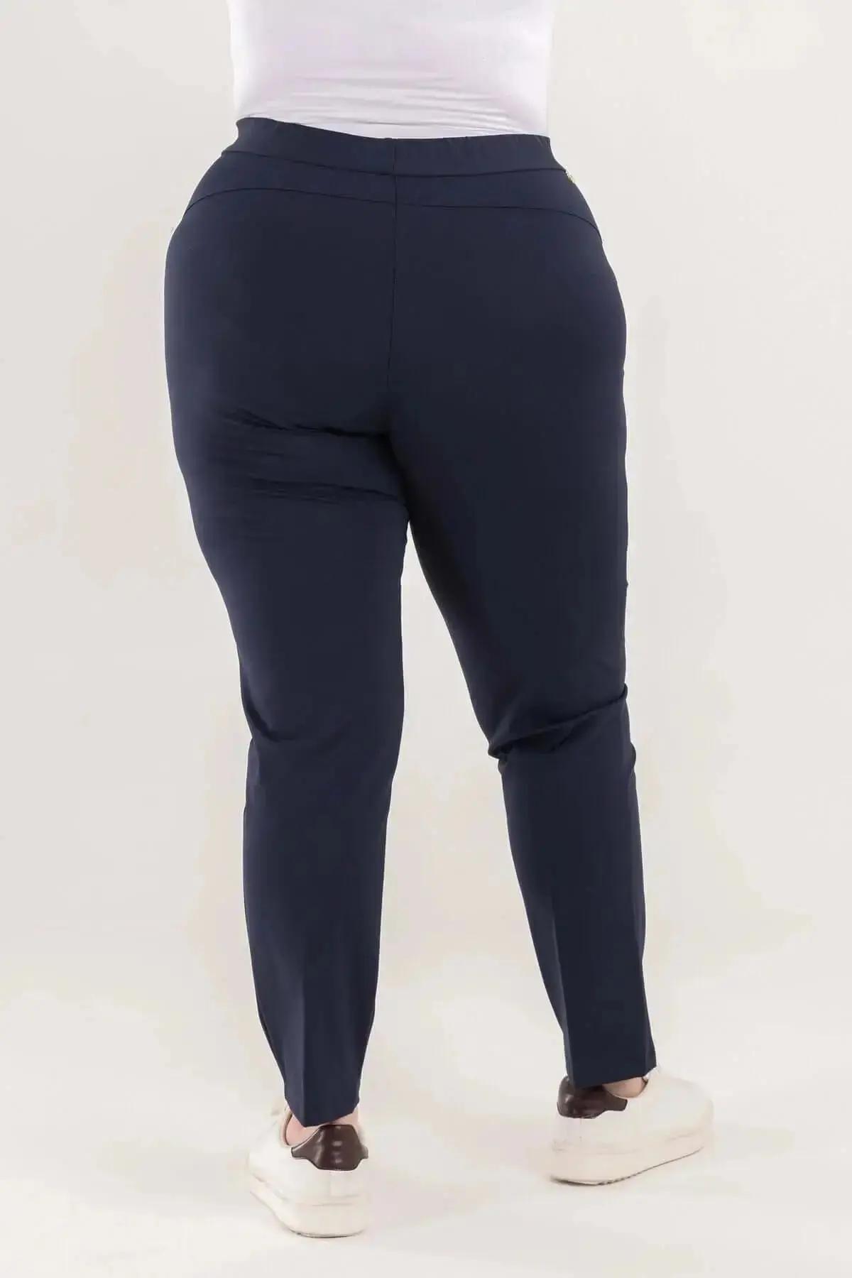Pantalone skinny in twill di misto cotone elasticizzato tinta unita con tasche - Image 16