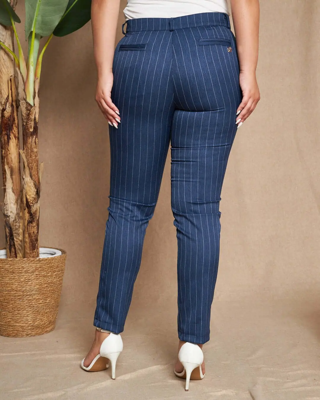 Pantalone skinny in chambray gessato con tasche america e logo D metallico. BLU - Image 4