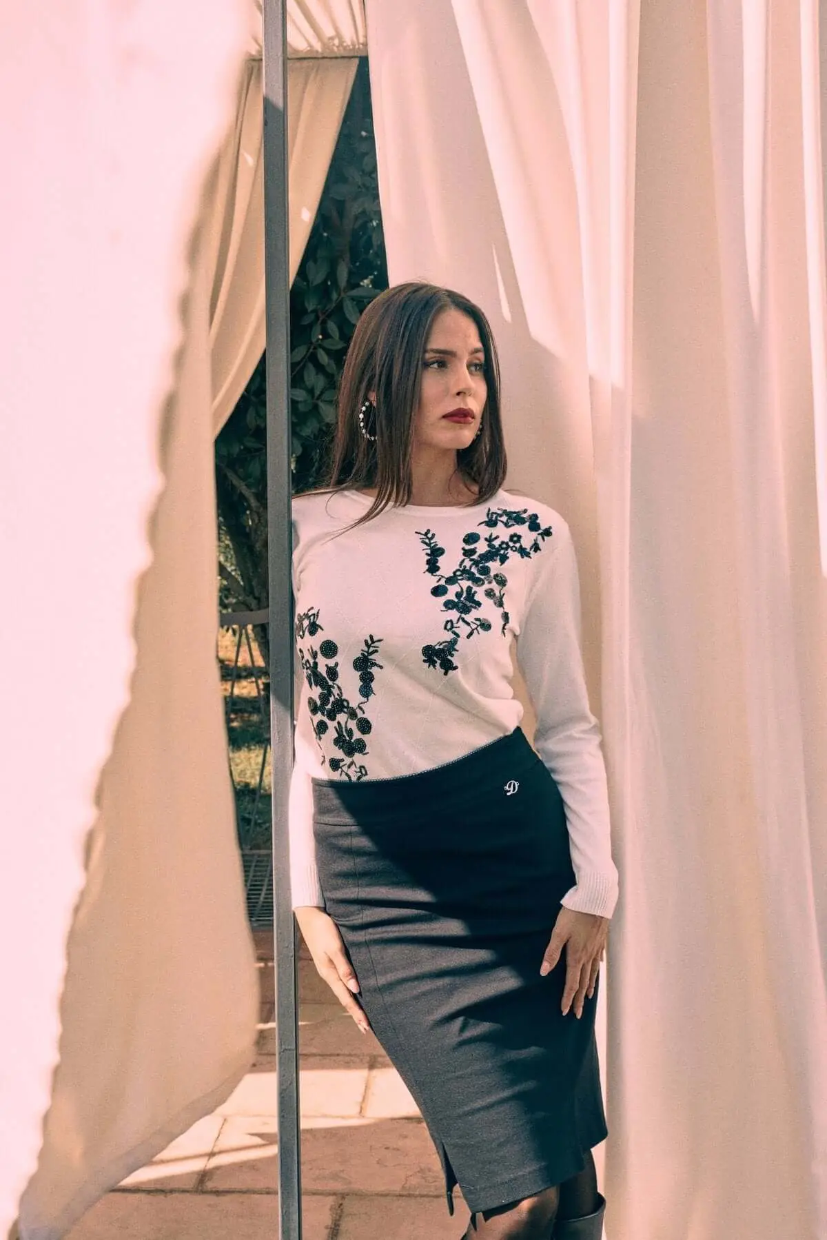 Maglia a girocollo con ricami frontali in paillettes OFF WHITE - Image 4