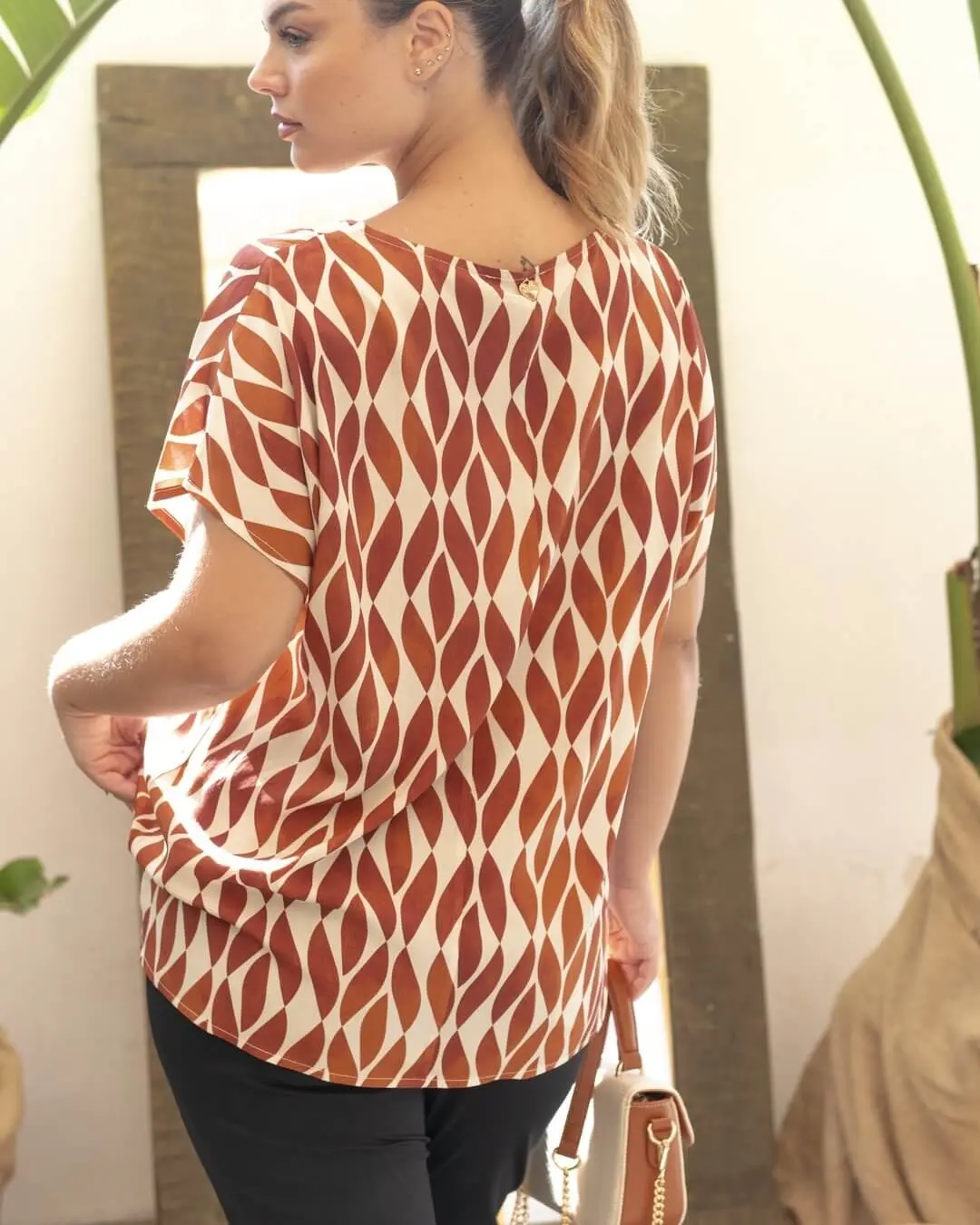 Casacca scollo a V in viscosa con manica kimono ROSSO - Image 3