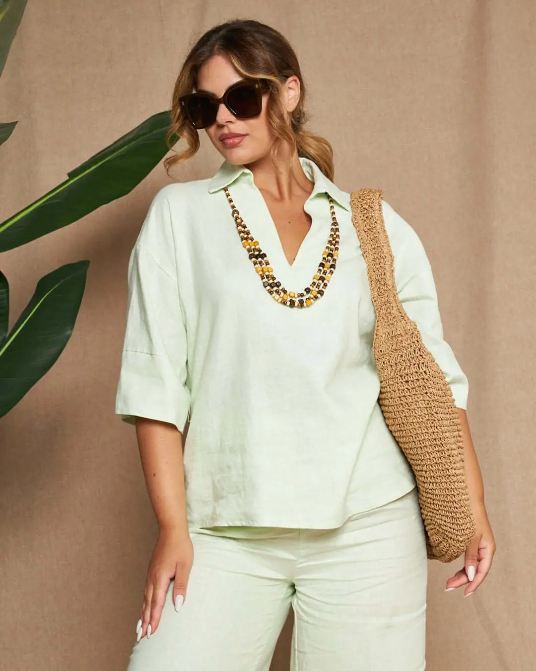 Blusa stile polo in tela di lino e viscosa tinta unita con scollo a V. MENTA - Image 4