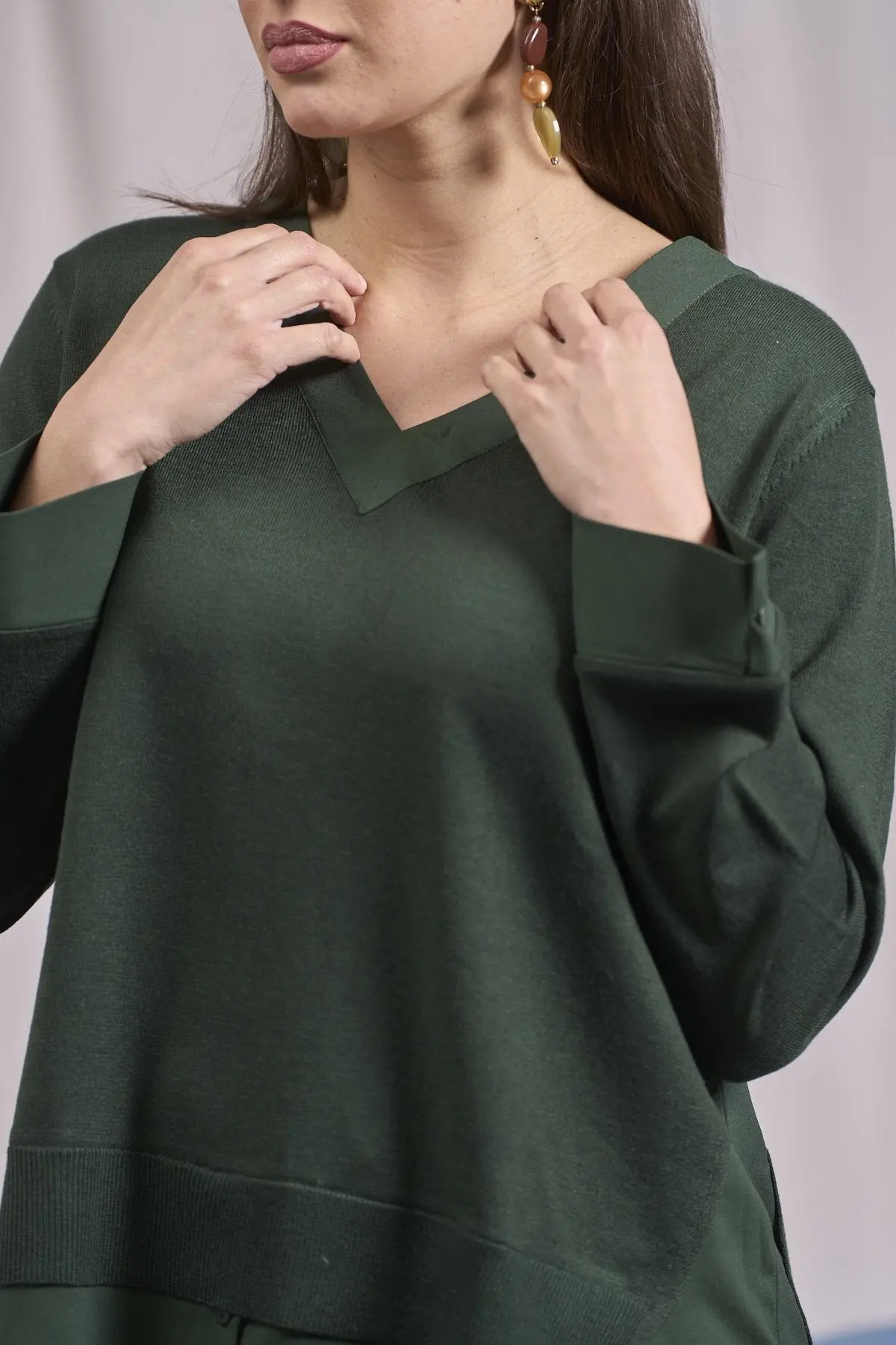 Maglia scollo a V con spacchi e inserti MUSCHIO - Image 4