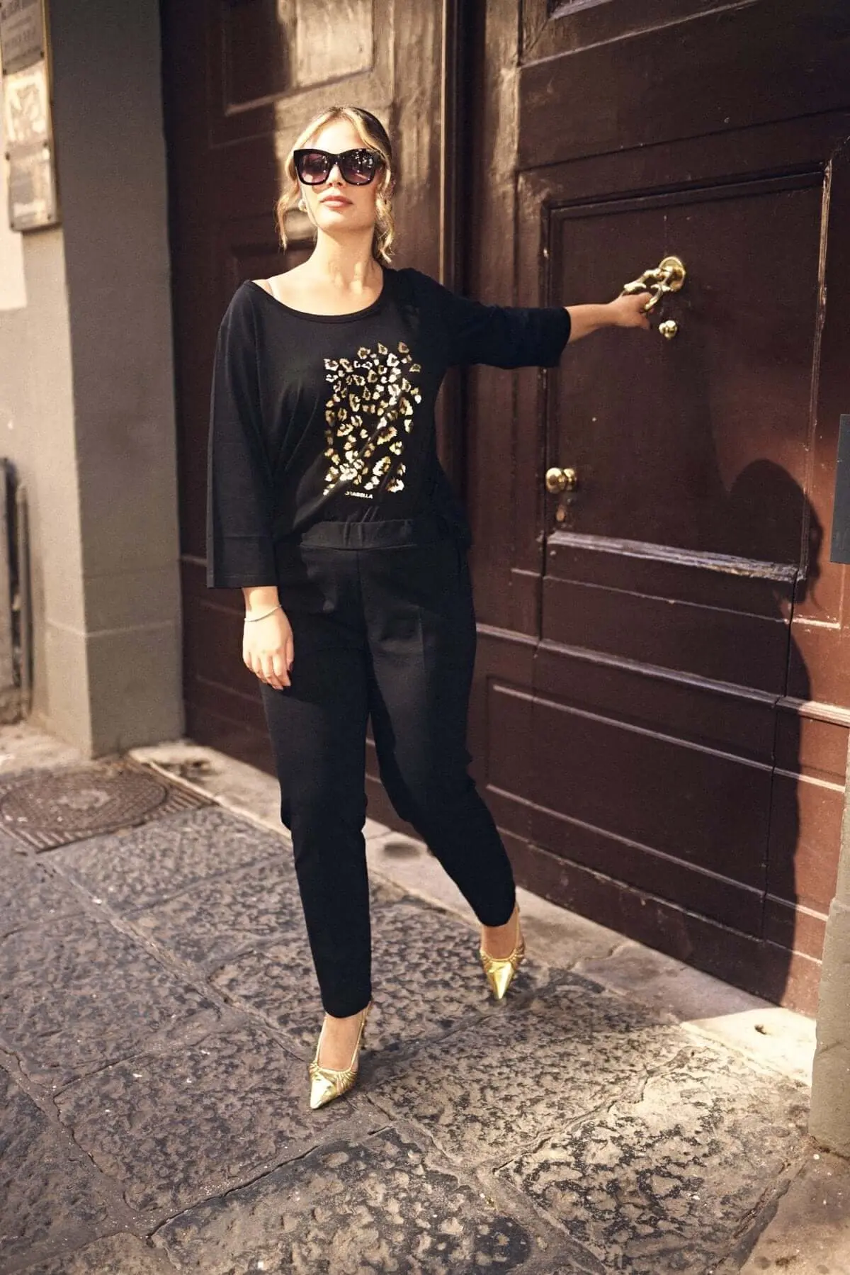 T-shirt a maniche lunghe con motivo a stampa animalier a contrasto NERO