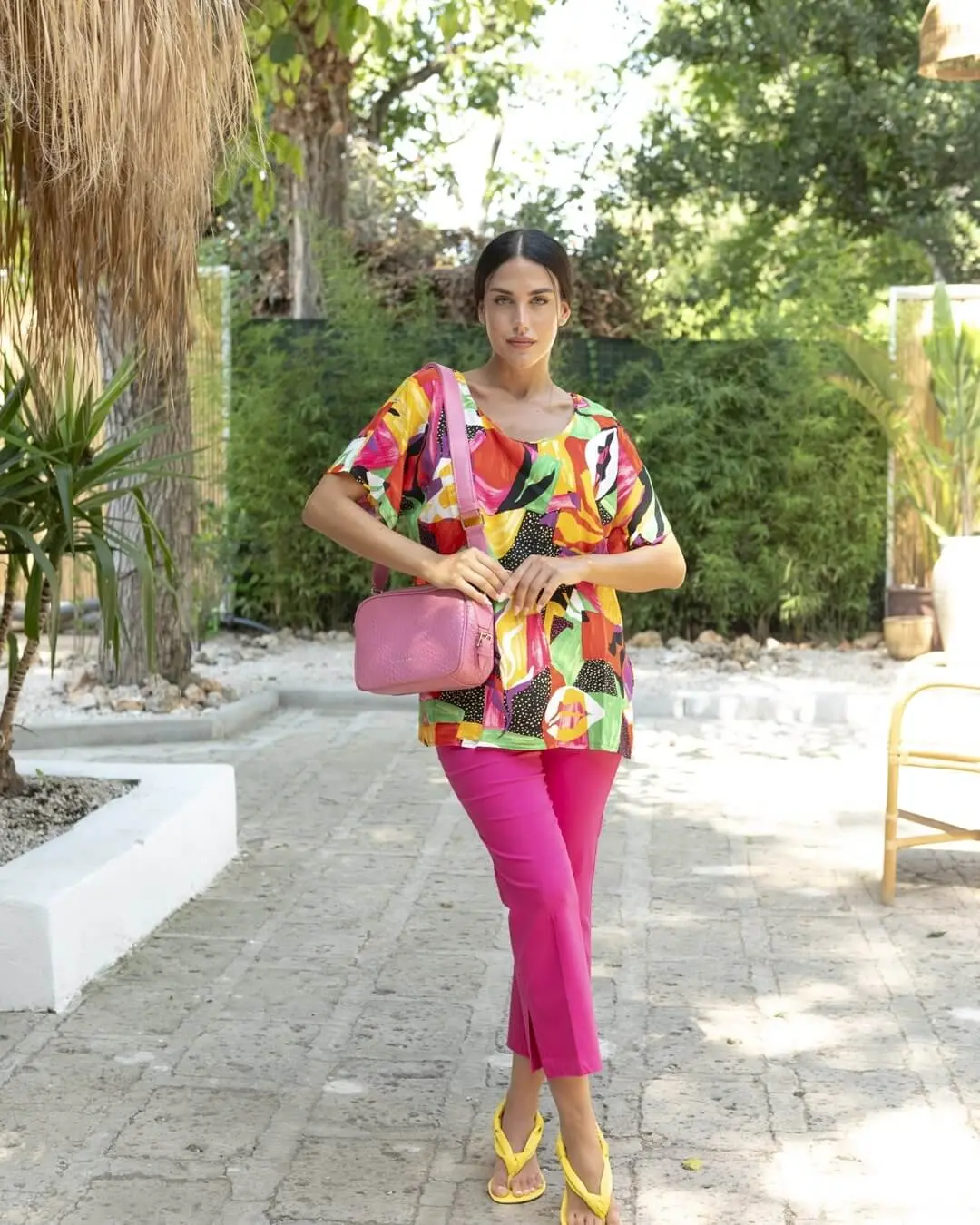Blusa mezza manica in viscosa con fantasia corallo e spacchetti laterali CORALLO