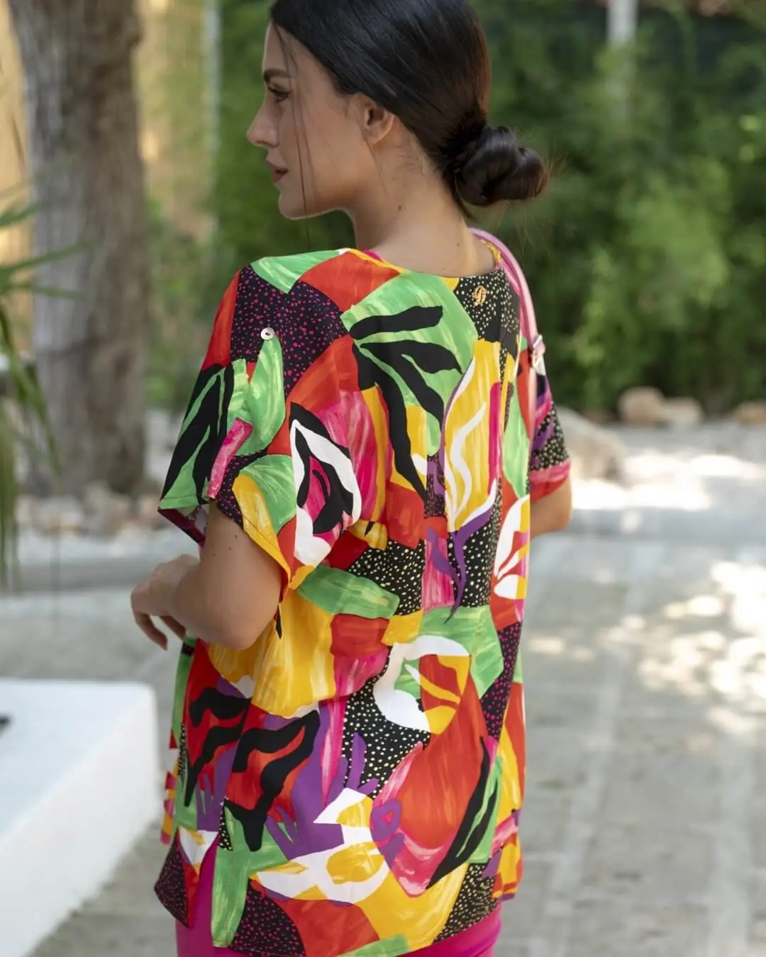 Blusa mezza manica in viscosa con fantasia corallo e spacchetti laterali CORALLO - Image 3