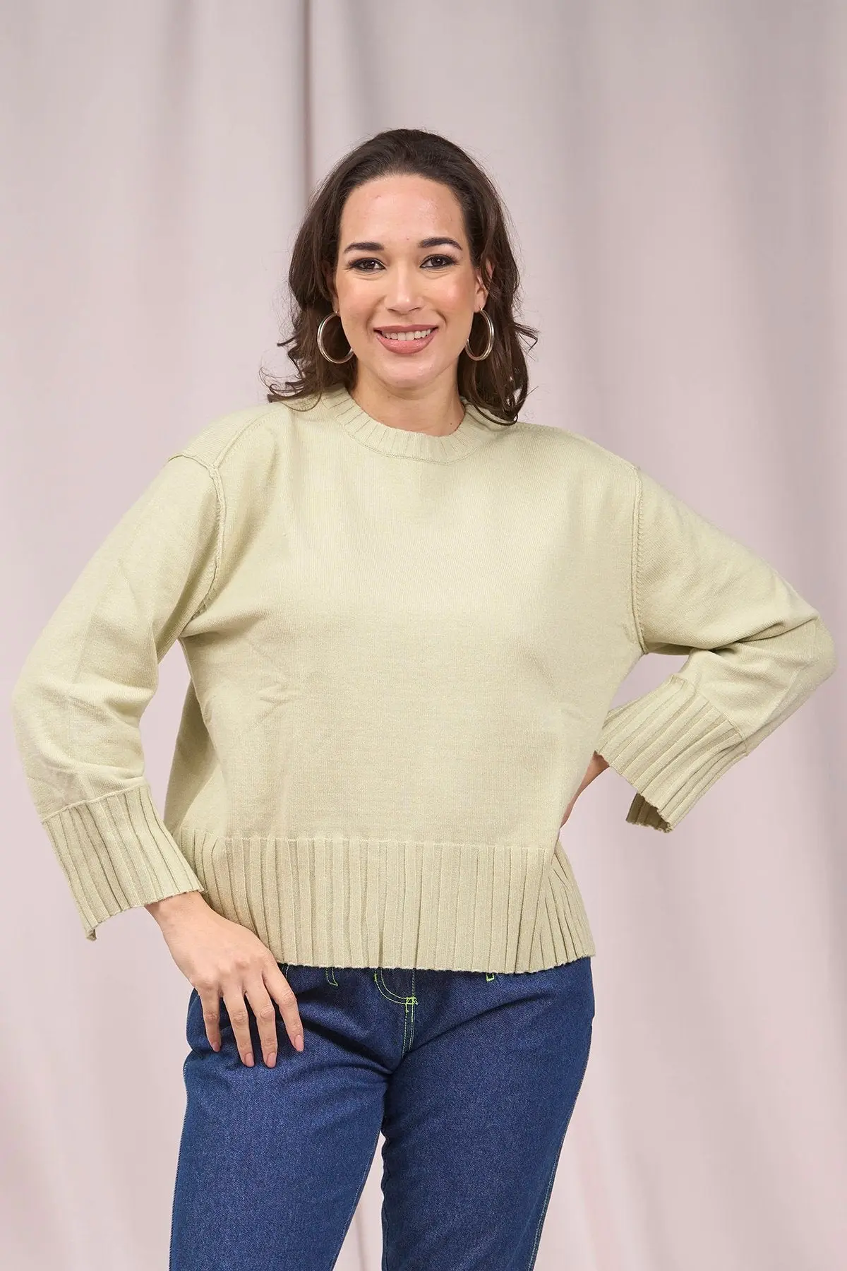 Maglia girocollo con bordi a costine larghe VERDE
