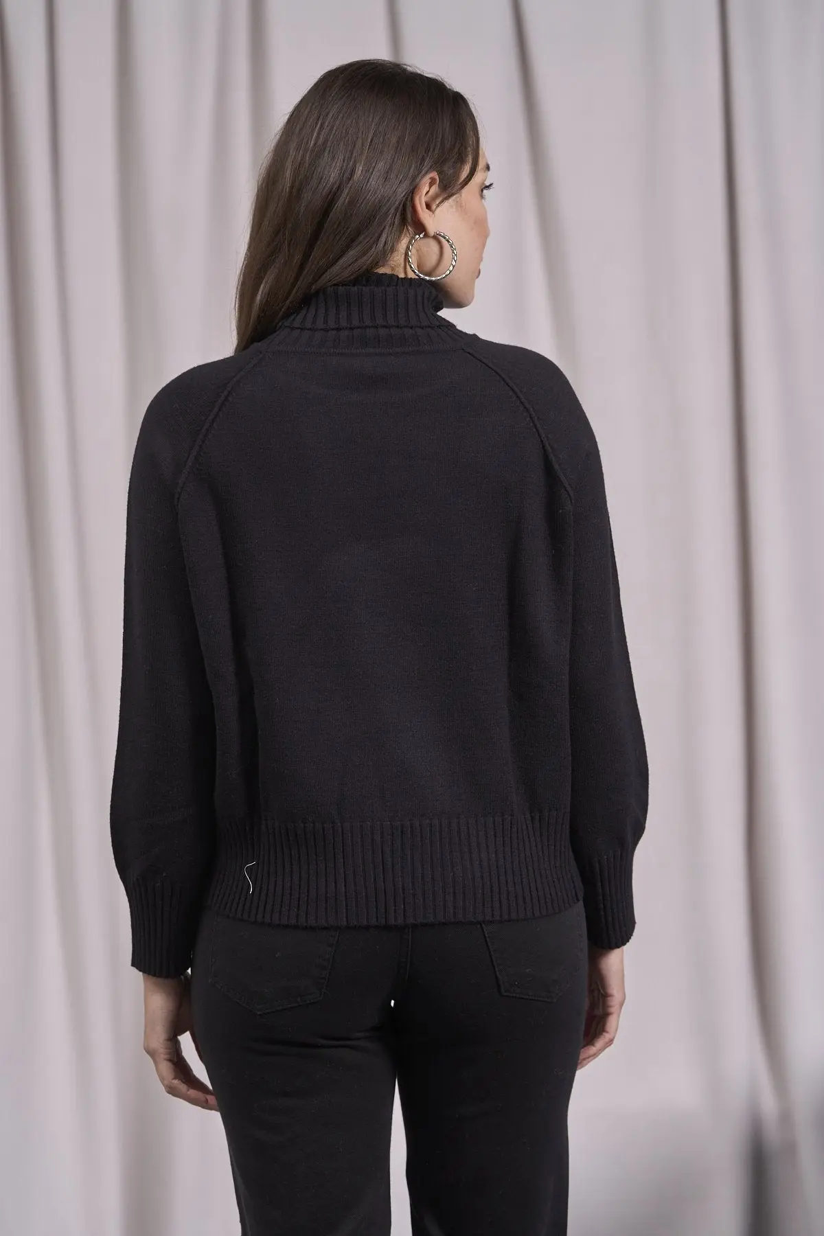Maglia a collo alto, manica raglan e costine NERO - Image 4