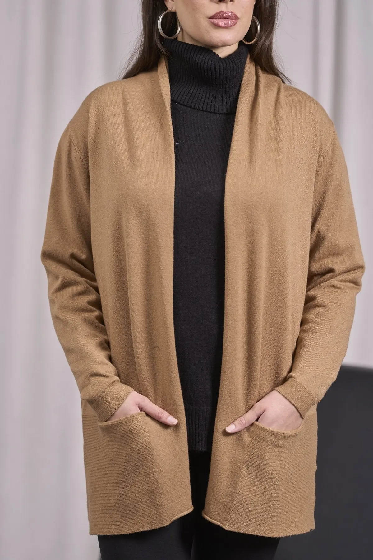 Cardigan sciallato con tasche CAMMELLO - Image 2