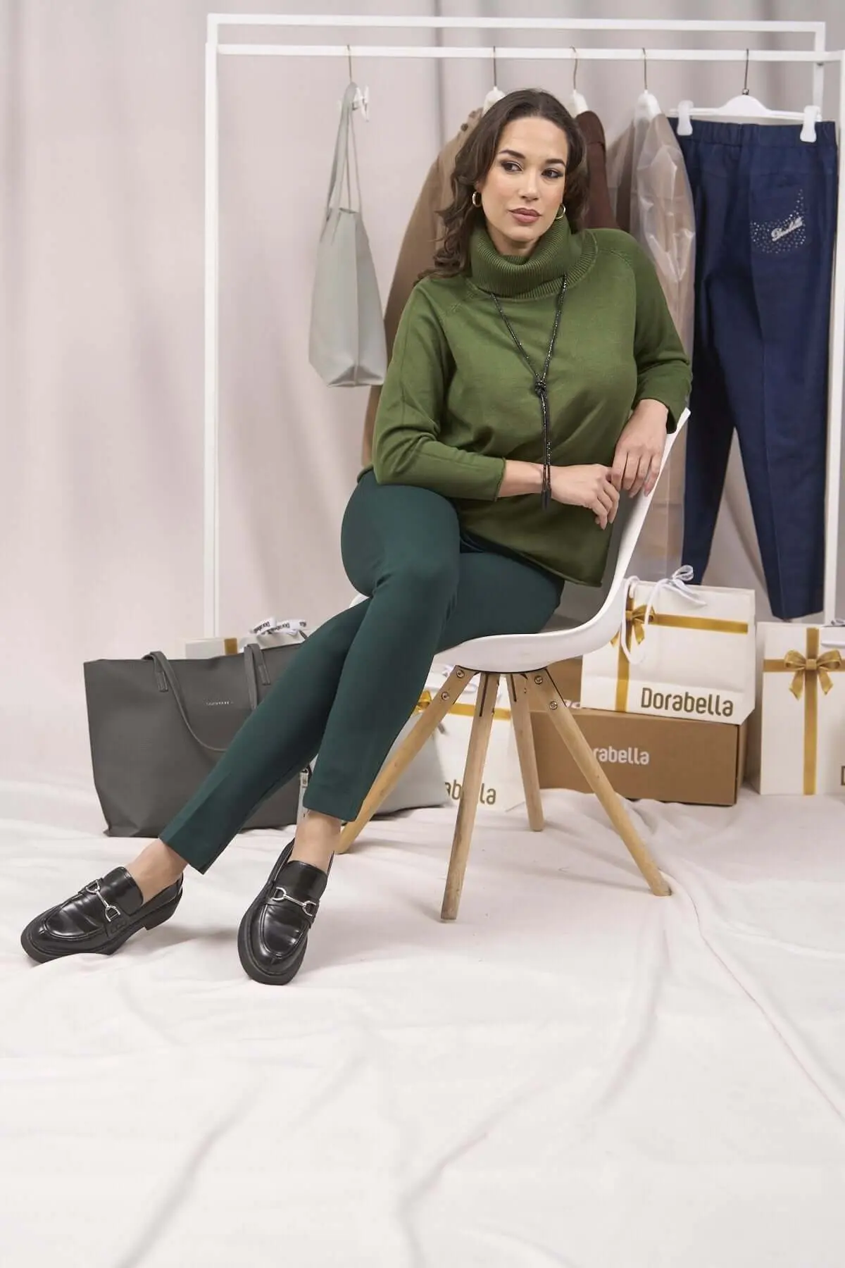 Maglia a manica raglan con collo alto MILITARE - Image 2
