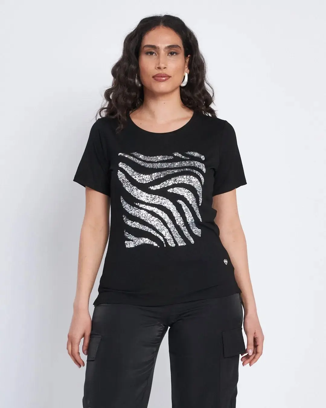 T-shirt con ricamo paillettes animalier NERO - Image 2