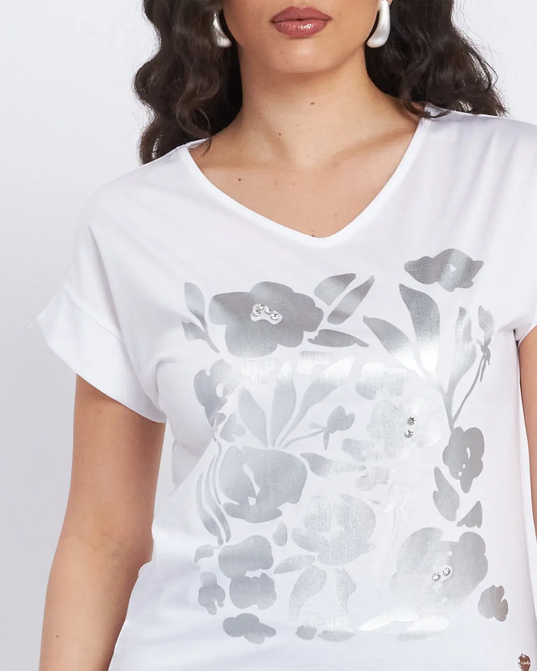 T-shirt con design laserizzato e castoni - Image 8
