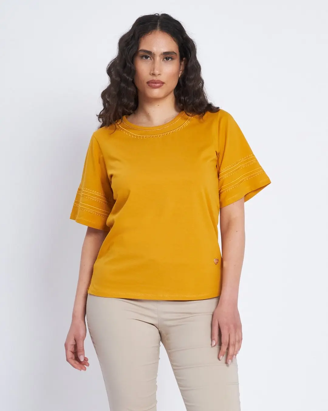 T-shirt a mezze maniche con ricami SOLE - Image 3