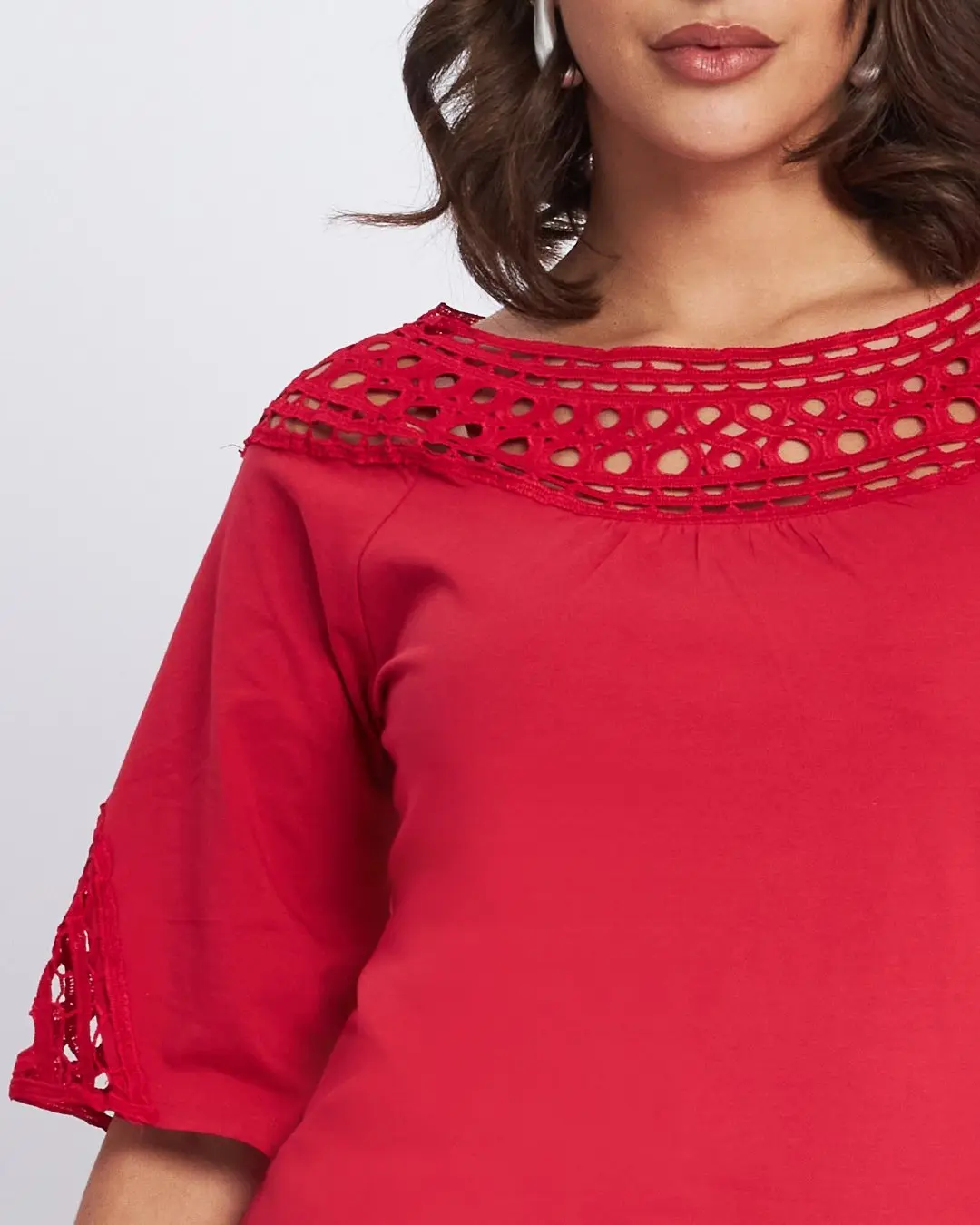 T-shirt scollo a barca con intarsio forato ROSSO