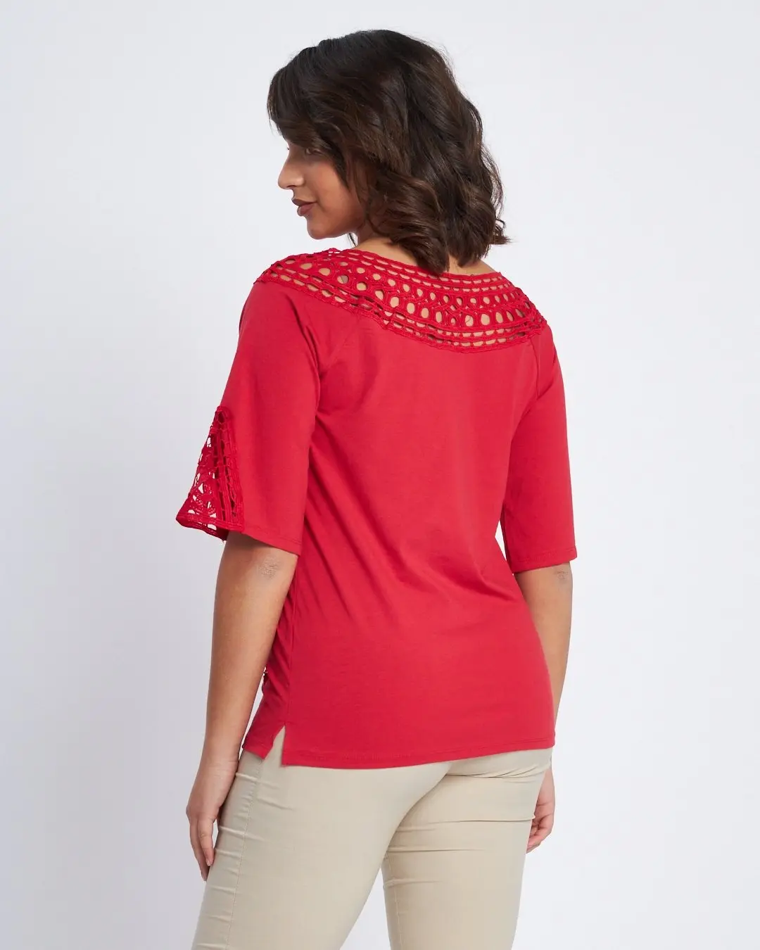 T-shirt scollo a barca con intarsio forato ROSSO - Image 3