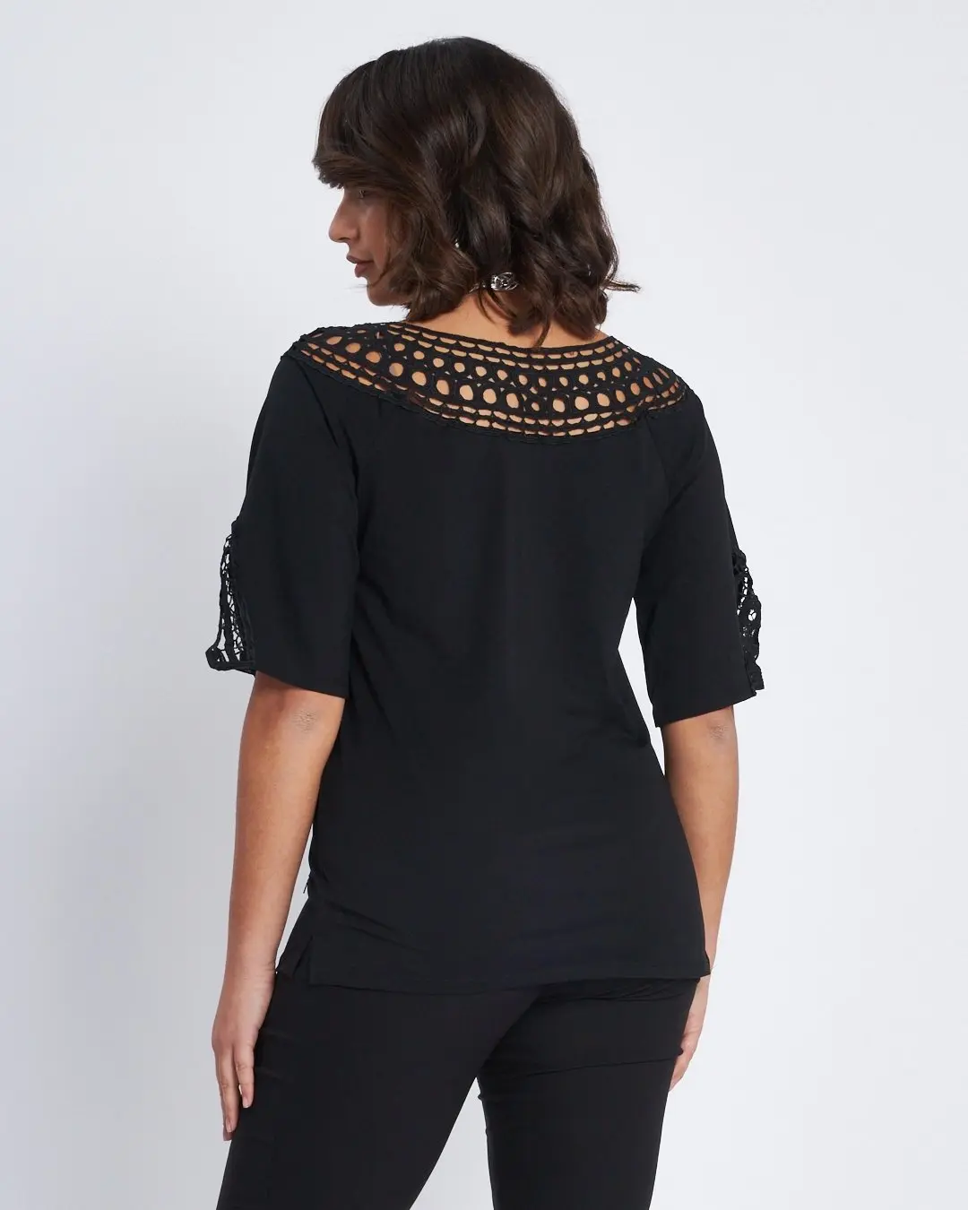 T-shirt scollo a barca con intarsio forato NERO - Image 3