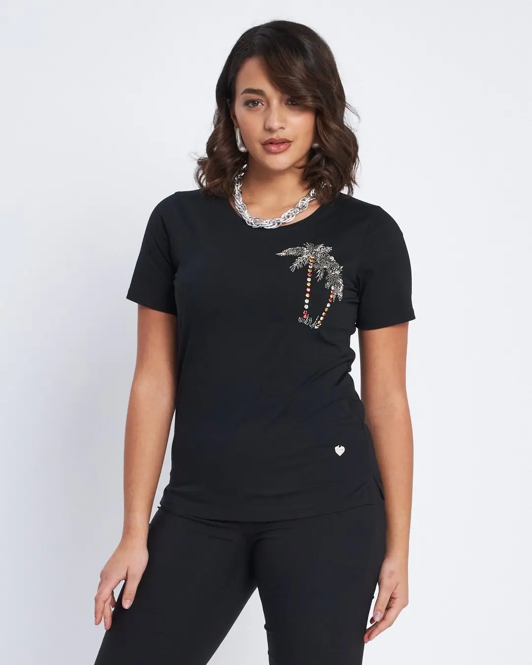 T-shirt con ricamo lato cuore NERO - Image 5