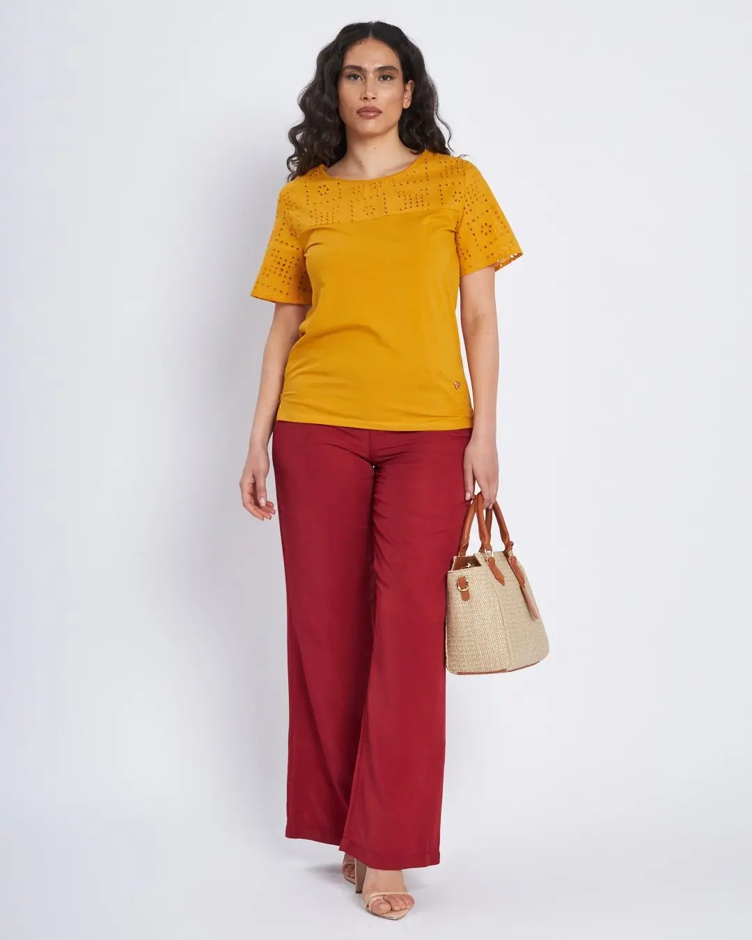 T-shirt con pizzo traforato al girocollo SOLE - Image 4