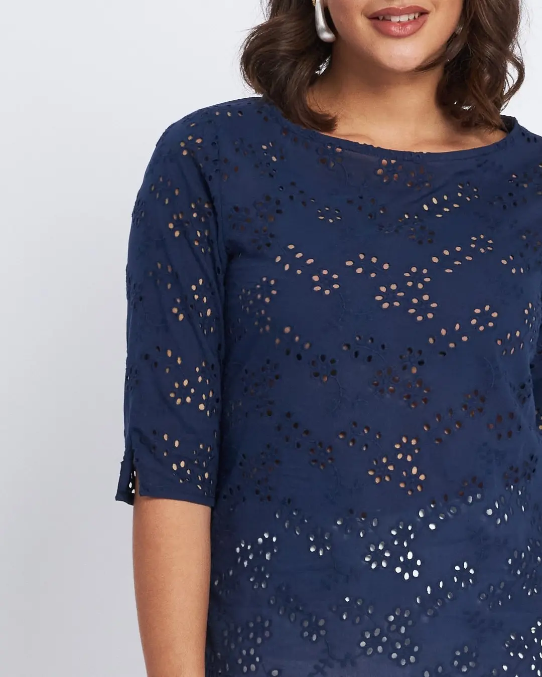 Blusa in cotone e sangallo con bottoni posteriori BLU - Image 3
