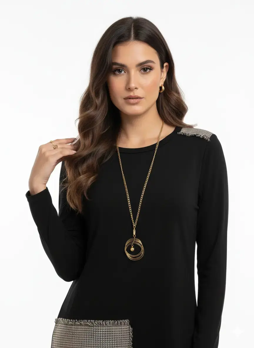 Blusa girocollo con collana accessorio - Image 3