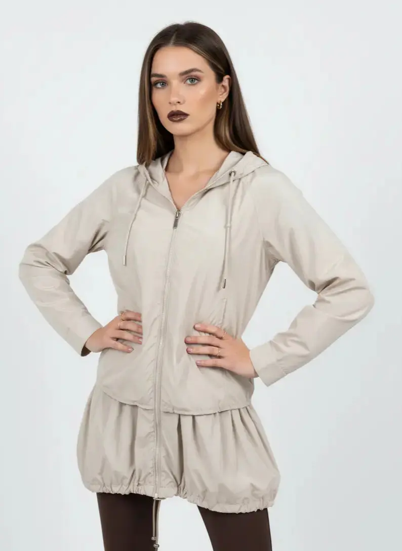 Giubbino leggero con cappuccio e design asimmetrico con balza - Image 3