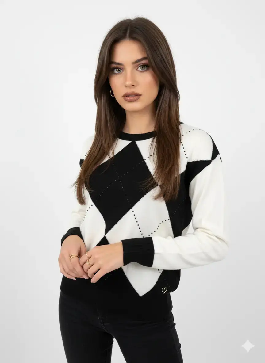 Maglia girocollo con rombi e applicazioni - Image 4